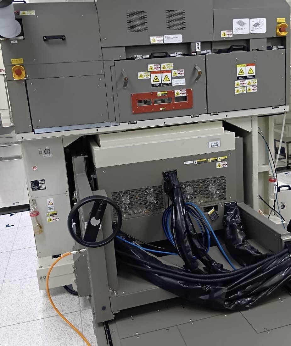 T5833 docked M6242.jpeg